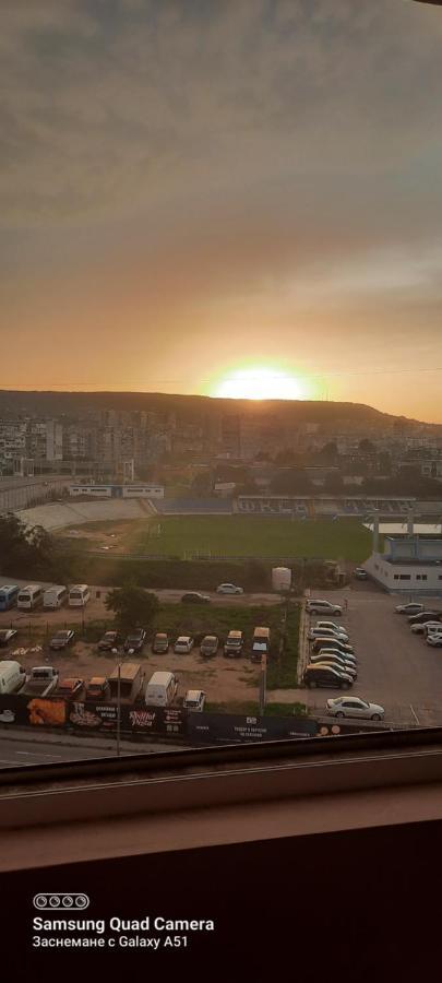 Синьо Лято فارنا المظهر الخارجي الصورة